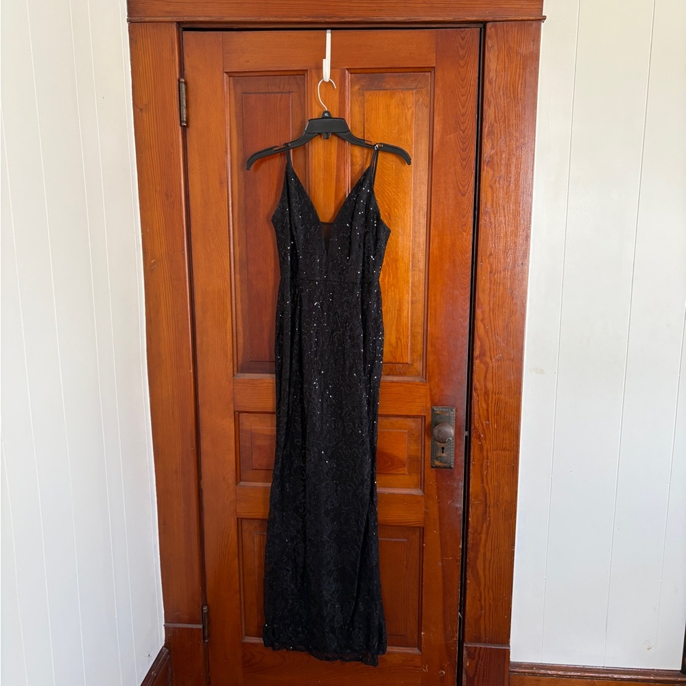 Elegant Black Sequin Maxi Dress with V-Neck